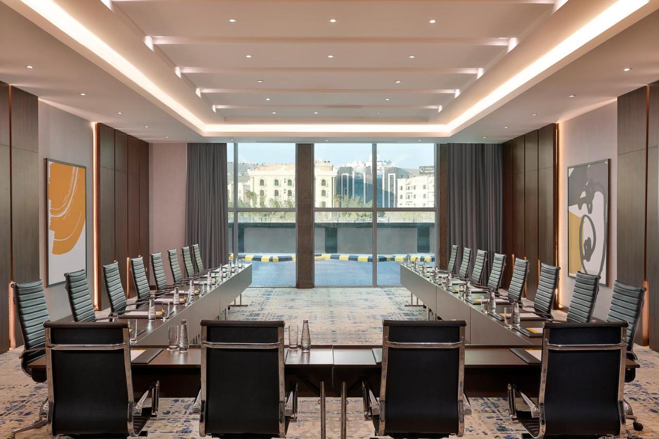 Voco Al Khobar By Ihg Hotell Exteriör bild Meeting room