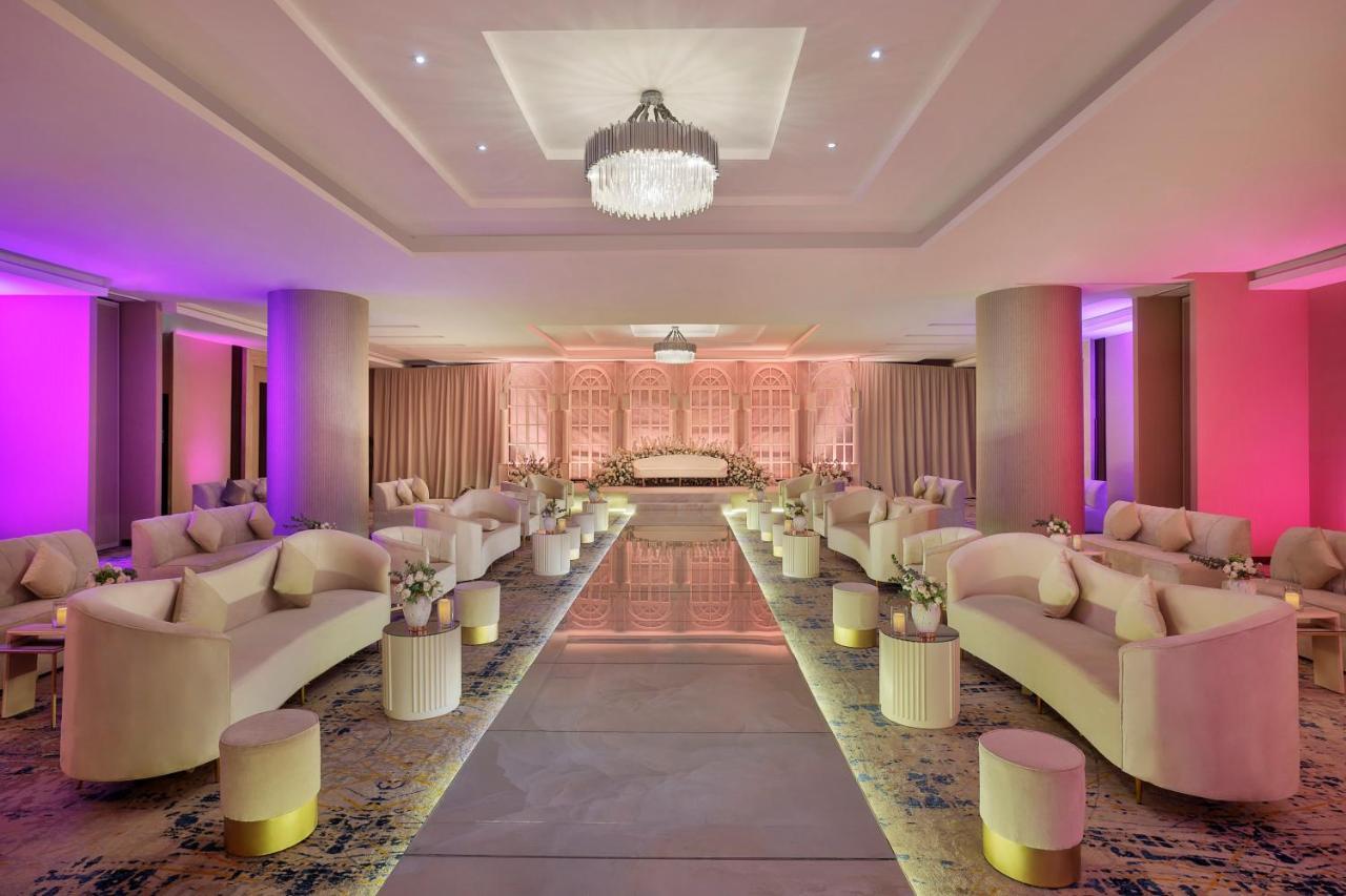 Voco Al Khobar By Ihg Hotell Exteriör bild The ballroom