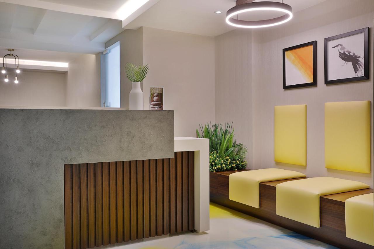 Voco Al Khobar By Ihg Hotell Exteriör bild The interior of the new terminal