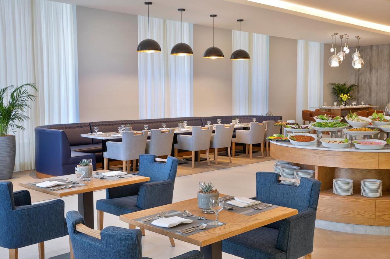 Voco Al Khobar By Ihg Hotell Exteriör bild The restaurant