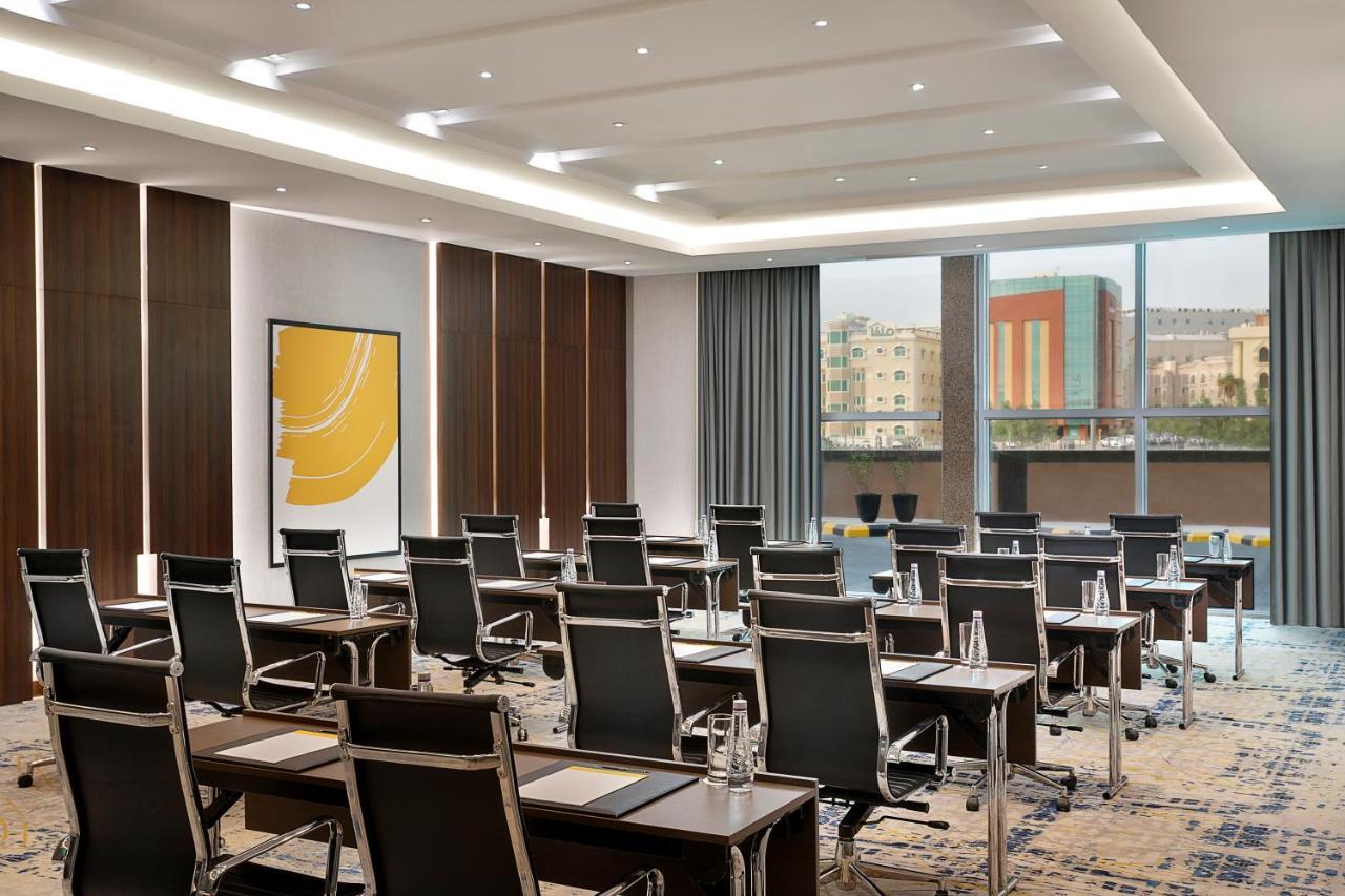 Voco Al Khobar By Ihg Hotell Exteriör bild Meeting room
